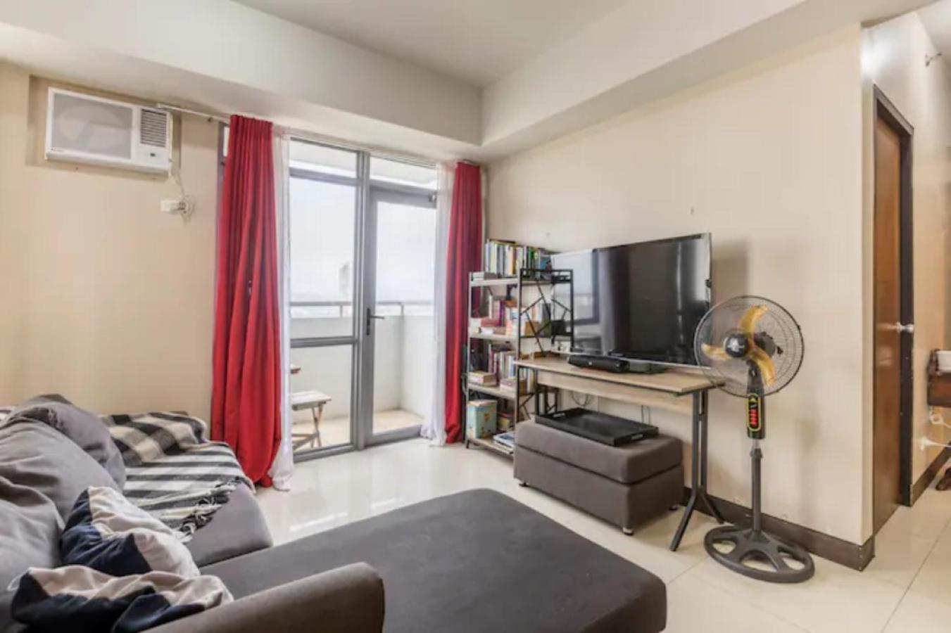 Great View With Balcony In Araneta Center Apartment Манила Екстериор снимка