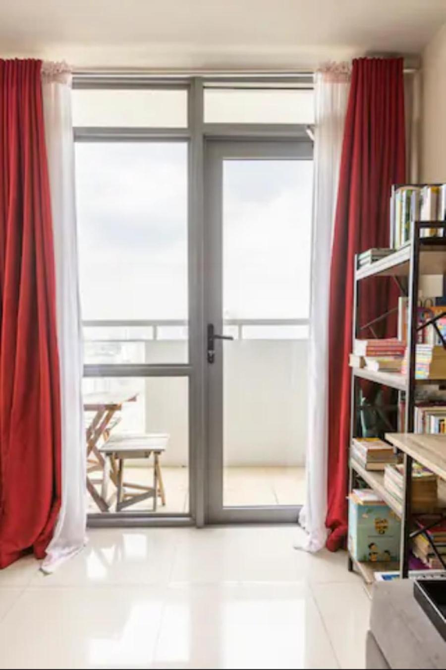 Great View With Balcony In Araneta Center Apartment Манила Екстериор снимка