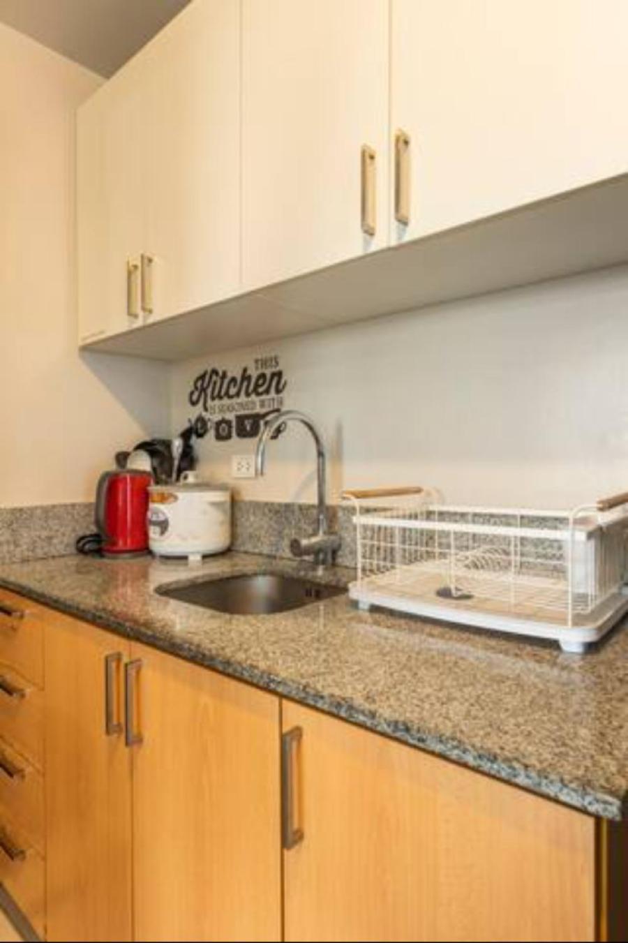 Great View With Balcony In Araneta Center Apartment Манила Екстериор снимка